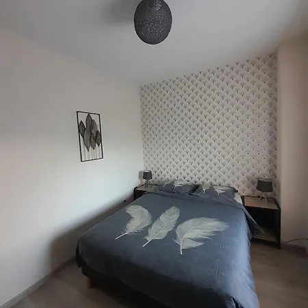 La Grange Aux Abeilles 1 *